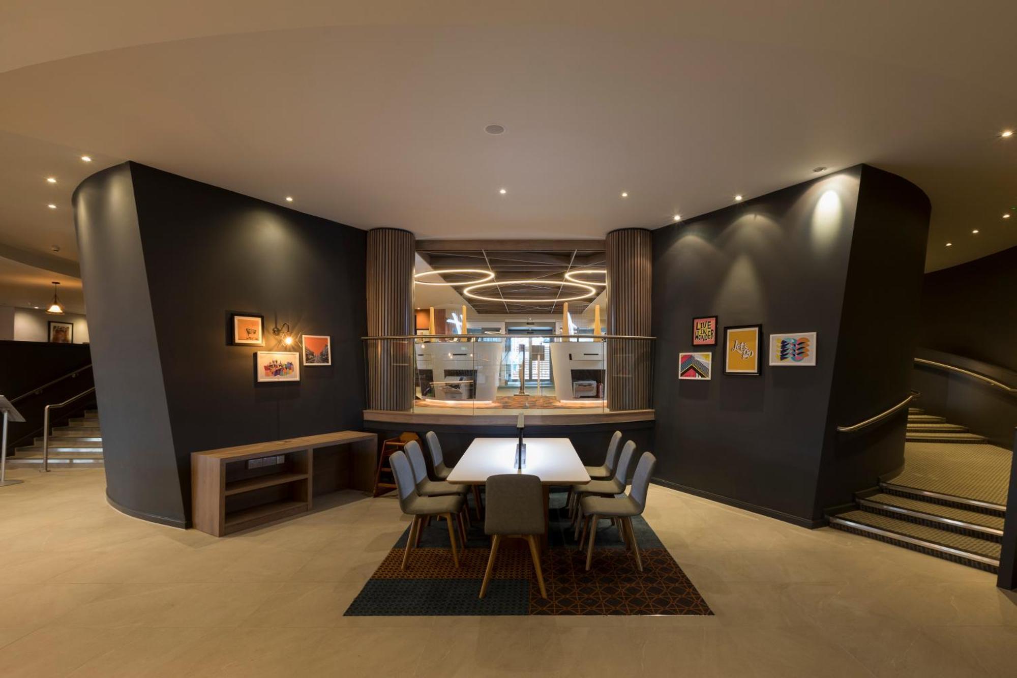 Holiday Inn Edinburgh Zoo By Ihg — الصور 1